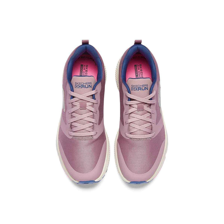 Skechers سكيتشرز حذاء رياضي للنساء من جو رن كونسيستانت بلون وردي وأزرق.