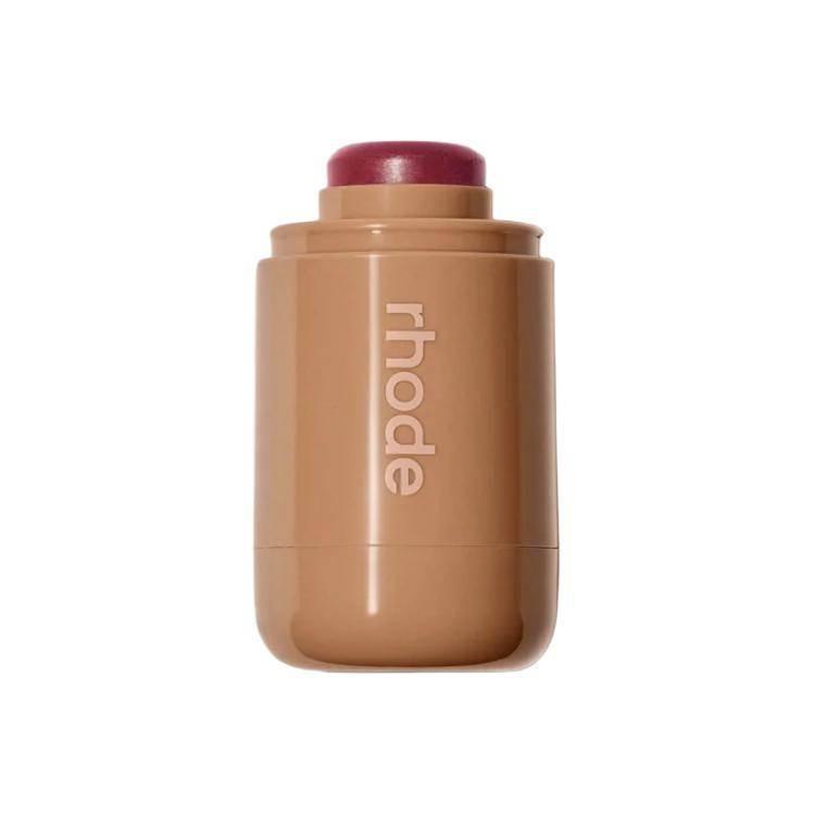 أحمر خدود كريمي Pocket Blush من Rhode لمظهر طبيعي.