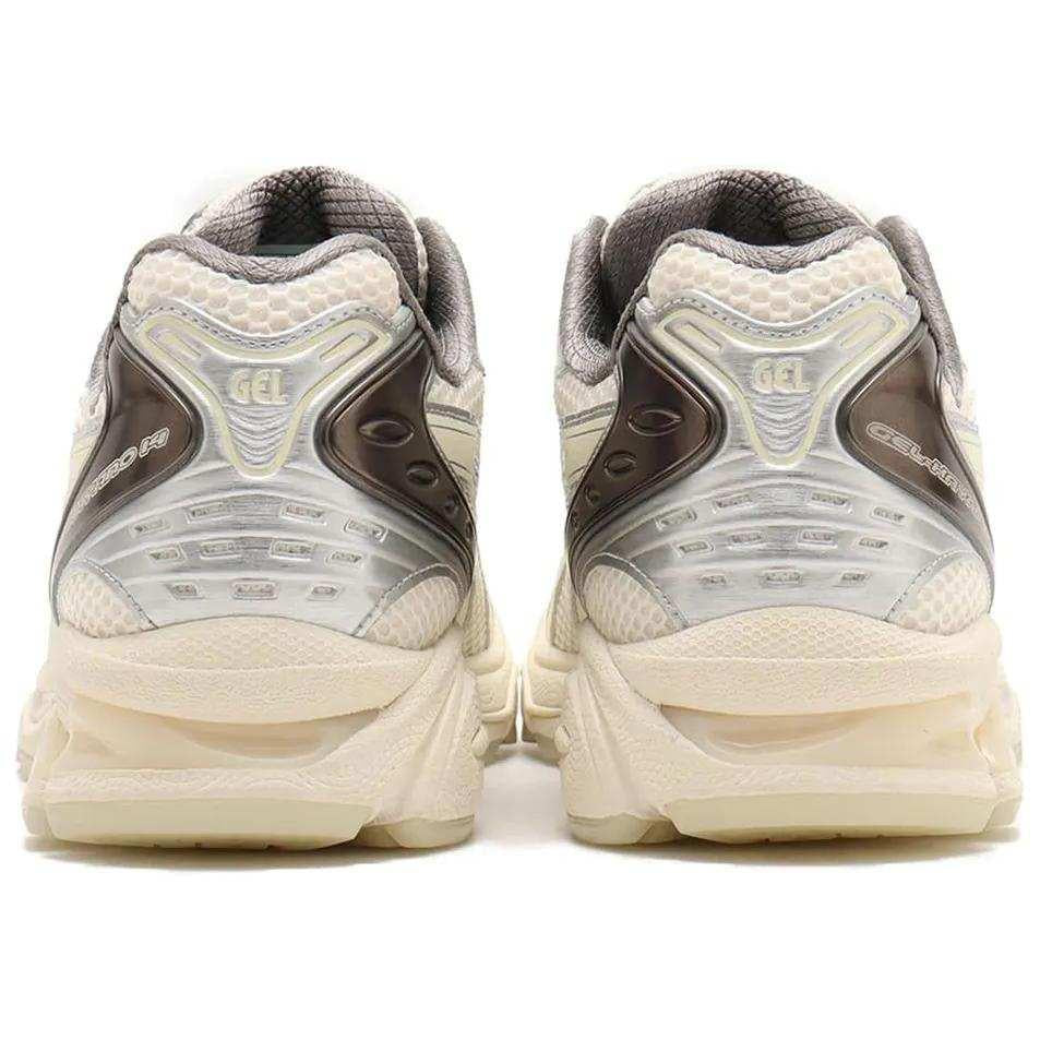 atmos x ASICS Gel-Kayano 14 Unisex Silver.