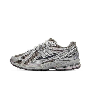 ✨ New Balance 1906R Metallic Silver ✨.