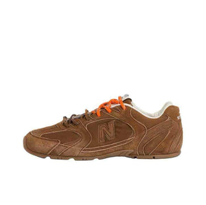 سنيكيرز شبك نيو بلانس x ميو ميو من الجلد السويدي New Balance X Miu Miu.