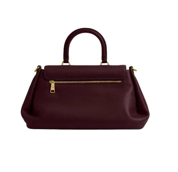 شنطة كوتش COACH ROGUE 35 عنابي جلد ناعم تصميم فاخر وحزام قابل للتعديل مع تفاصيل ذهبية