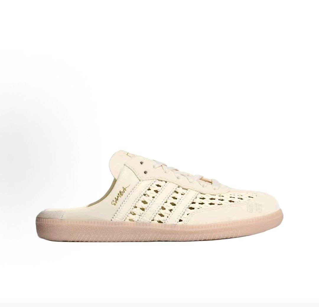 حذاء adidas Samba Mule مريح وعصري بتصميم مخرم كريمي