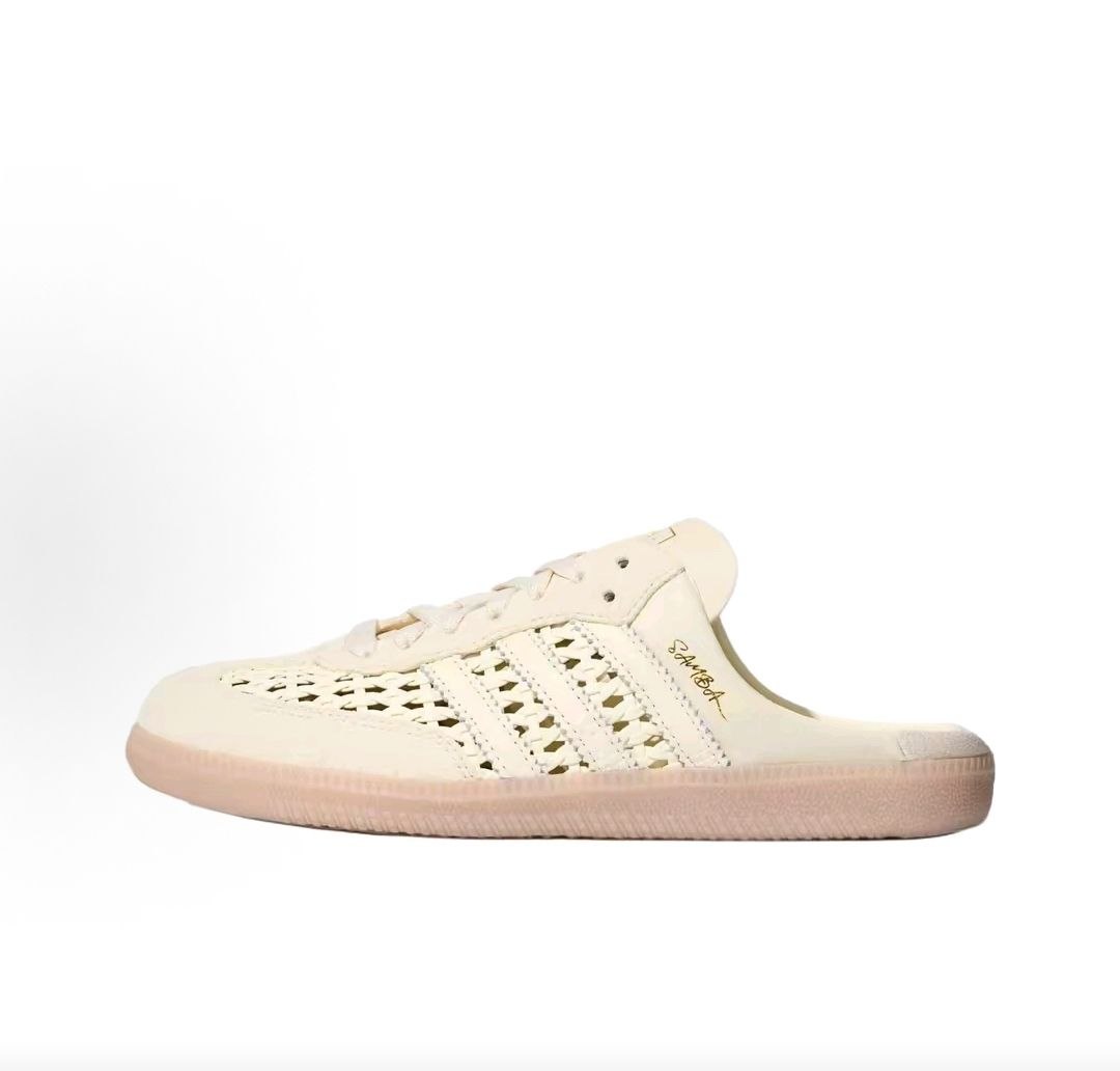 حذاء adidas Samba Mule مريح وعصري بتصميم مخرم كريمي