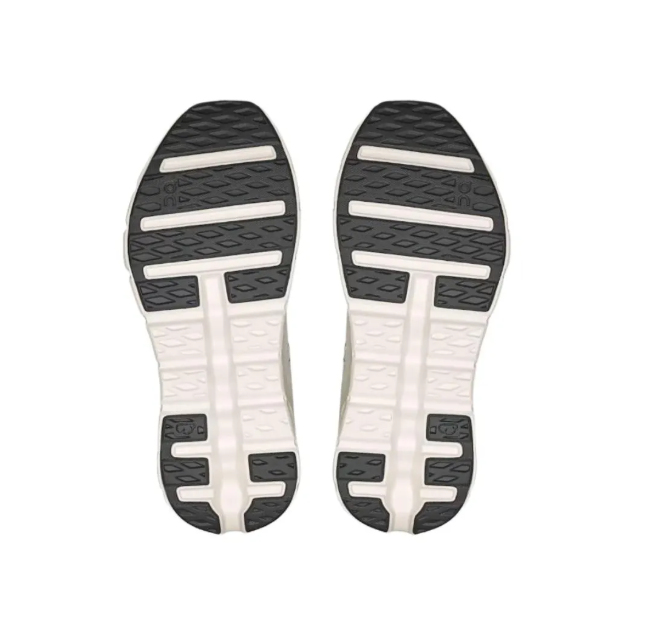 نعل خارجي لحذاء جري نسائي On Cloud باللون البيج مع قطع مطاطية سوداء لثبات عالي