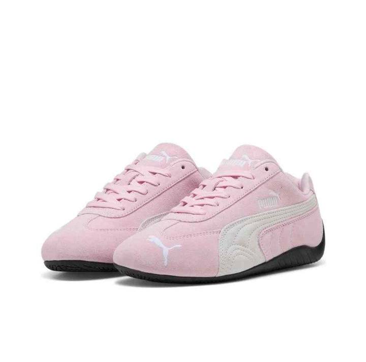 PUMA حذاء بوما سويد كلاسيكي وردي، نسائي، شامواه ناعم، شعار جانبي، نعل مطاطي.