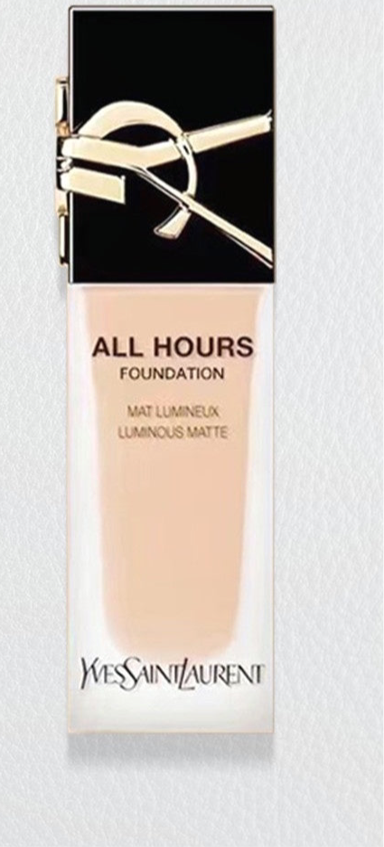 إيف سان لوران أساس سائل LC2 25ml بتغليف أنيق وشعار مميز.