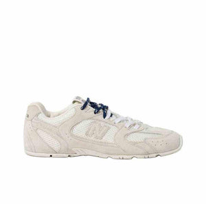 سنيكيرز New Balance من الشبك والجلد السويديNew Balance X Miu Miu.
