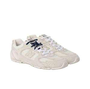 سنيكيرز New Balance من الشبك والجلد السويديNew Balance X Miu Miu.