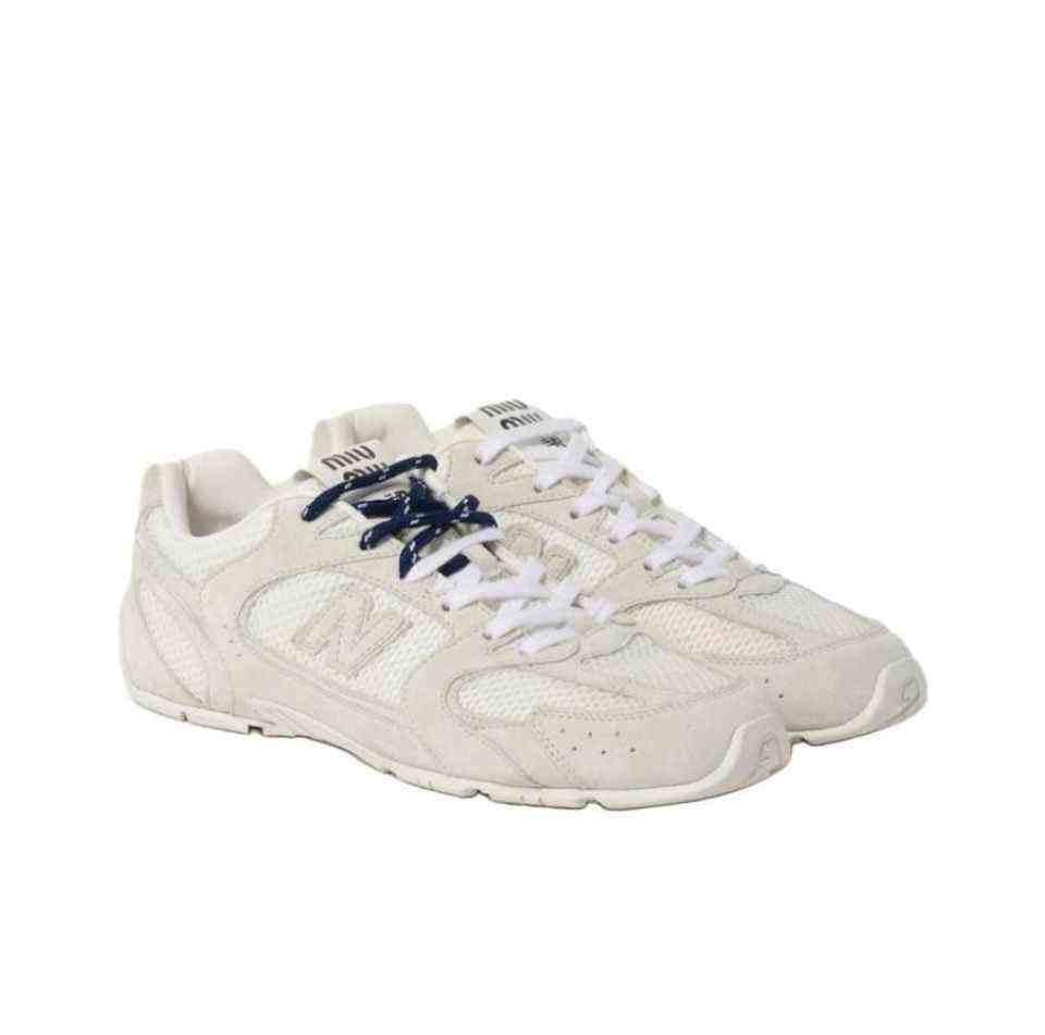 سنيكيرز New Balance من الشبك والجلد السويديNew Balance X Miu Miu.