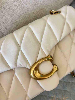 حقيبة Coach جلد مبطن لون أبيض Madison Shoulder Bag.