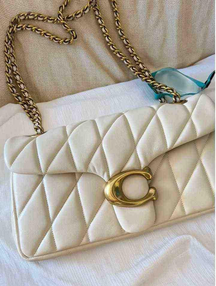 حقيبة Coach جلد مبطن لون أبيض Madison Shoulder Bag.