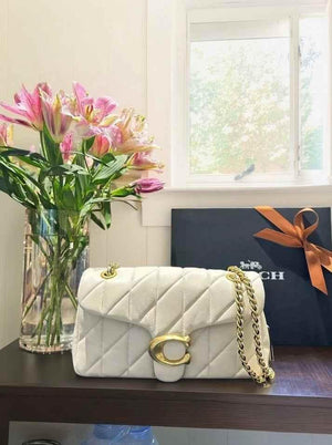 حقيبة Coach جلد مبطن لون أبيض Madison Shoulder Bag.