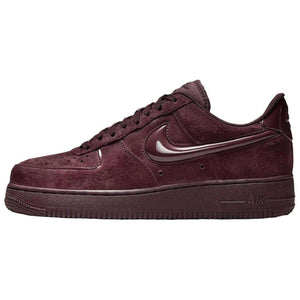 When looking for trendy styles, Nike Shoes feature the amazing حذاء Air Force 1 شامواه عنابي مع روعة حذاء نايك الأصلي للوثوقية، إلى جانب تصاميم شوز نايك ومواصفات nike schuhe.