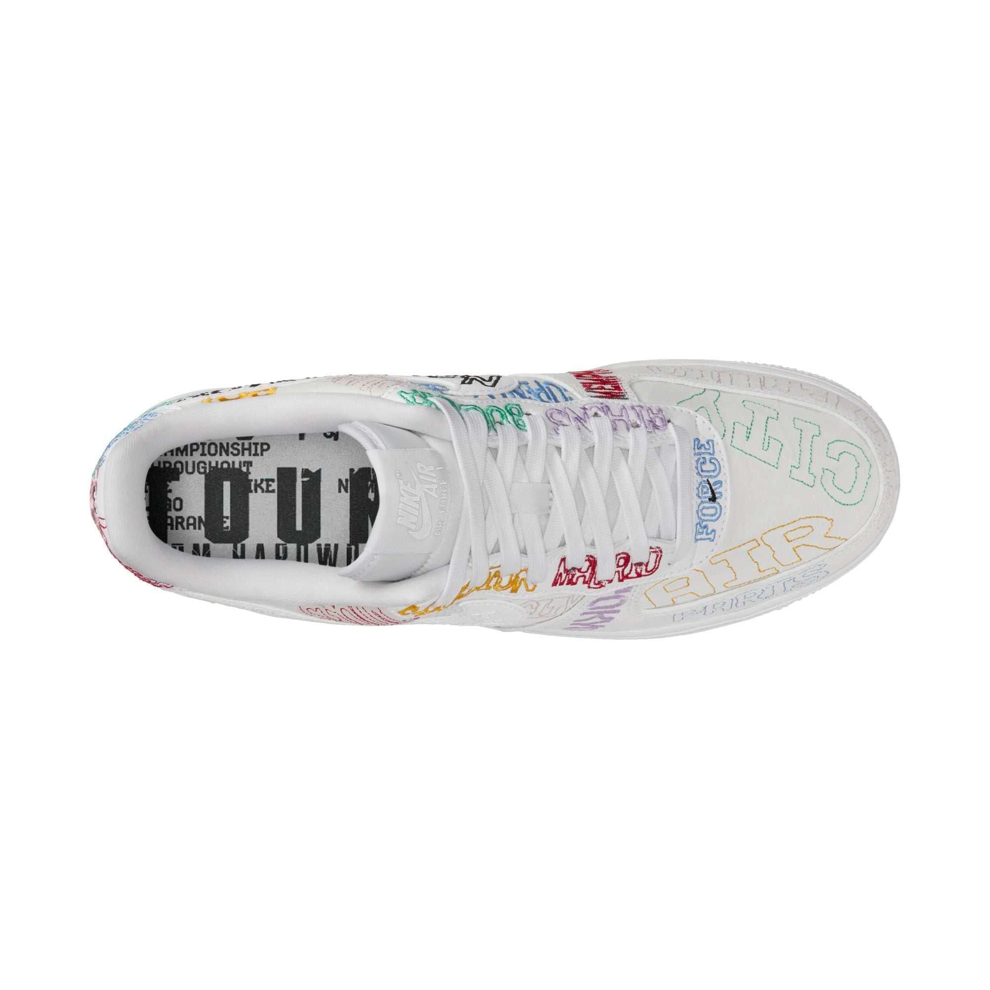 Check out the inner comfort of Nike Shoes and حذاء نايك الأصلي الذي يبرز جودة شوز نايك، مع مميزات حذاء Air Force 1 Low أبيض بتطريز مدن العالم وتشكيلة nike schuhe.