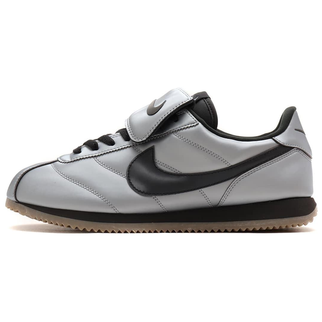 When looking for classic styles, Nike Shoes feature the amazing حذاء Cortez LEATHER رمادي فضي أسود مع روعة حذاء نايك الأصلي للوثوقية، إلى جانب تصاميم شوز نايك ومواصفات nike schuhe.