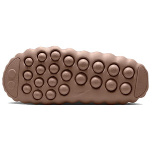 Inspect the durable outsole of Nike Shoes and حذاء نايك الأصلي الذي يضمن راحة شوز نايك، مع ميزات حذاء نايكي مايند ميول نود مريح | Nike Mind Mule Nude ومواصفات nike schuhe.