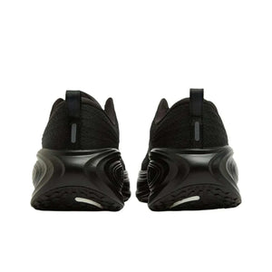Highlighting the fine structure of Nike Shoes and حذاء نايك الأصلي، مع روعة شوز نايك وتفاصيل حذاء Nike Vomero Plus أسود للجري ولمسات nike schuhe.