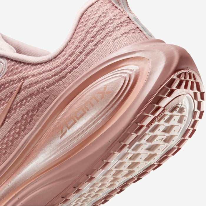 Experience the craftsmanship of Nike Shoes and حذاء نايك الأصلي، مما يقدم أفضل خيارات شوز نايك مع حذاء Nike Vomero Plus للجري على الطرق للنساء وتصاميم nike schuhe.