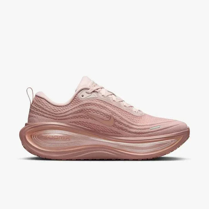 Choose the perfect style using Nike Shoes and حذاء نايك الأصلي، بما يعكس جودة شوز نايك وتفاصيل حذاء Nike Vomero Plus للجري على الطرق للنساء ومواصفات nike schuhe.