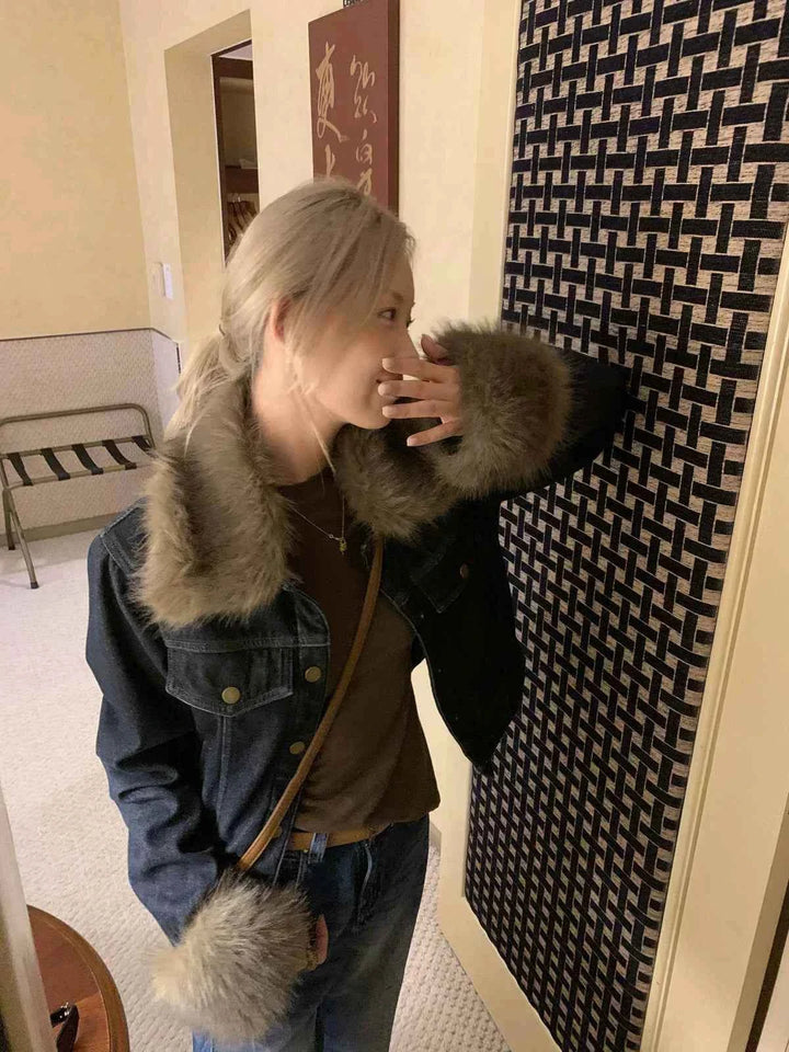 سترة جينز نسائية 2025 بياقة فرو Barn Winter لفصل الخريف والشتاء بتصميم قصير وسميك