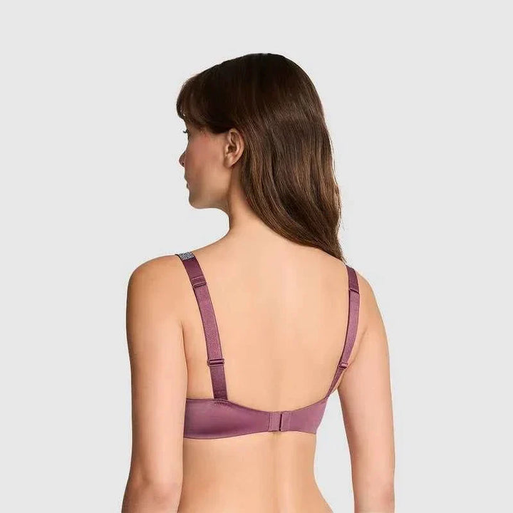 حمالة صدر نسائية Victoria's Secret بربيطات كتف لامعة وأحجار كريستالية براقة صيف 2025