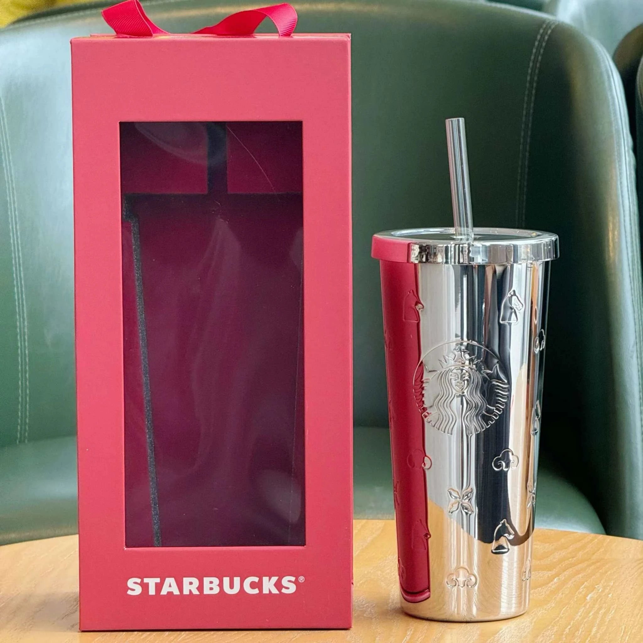 Starbucks cup 2026 Junyue Xingcheng New Year light luxury gift for the Year of the Horse large-capacity stainless steel straw cup gift box.