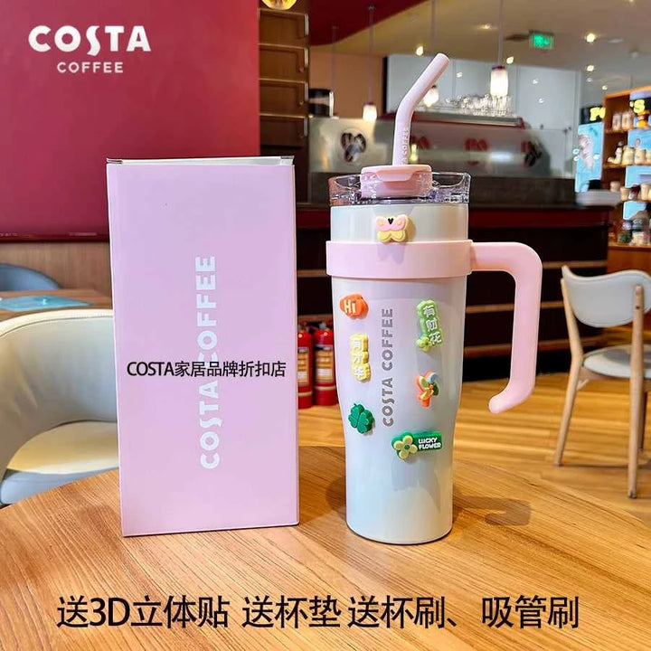 كوب حراري بألوان مبهجة من Costa Coffee&gt;الصور تعرض مجموعة أكواب حرارية من علامة “Costa Coffee” بتصاميم مبهجة وألوان مشرقة مثل الأزرق، الوردي، الأخضر، والأصفر. تأتي الأكواب مع مقبض مريح وغطاء مع شفاطة ماكواب كوستاCostaرفعةكوب حراري بألوان مبهجة من Costa Coffee