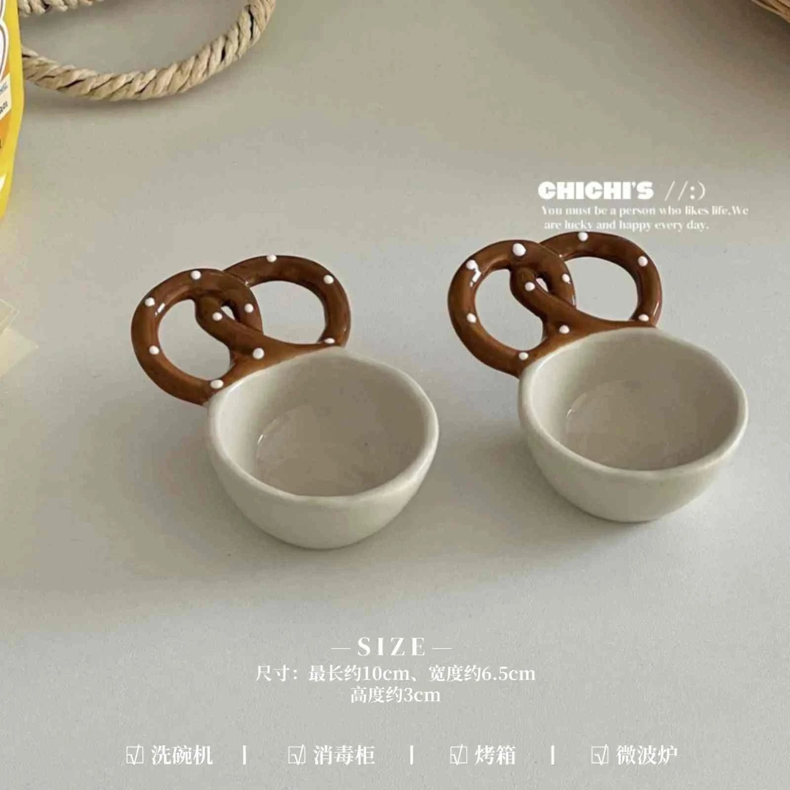 صحن تقديم سيراميك بتصميم Cute Bread و Pretzel مميز.