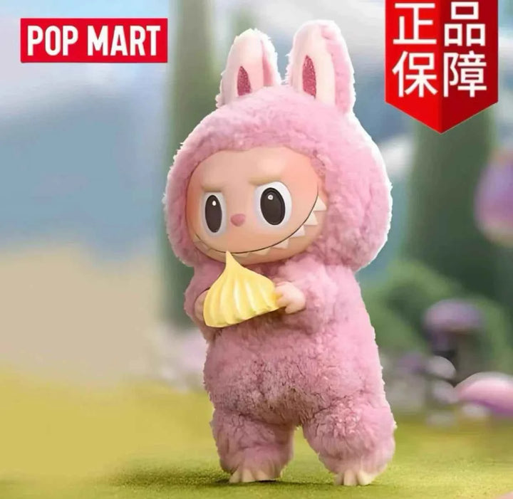 Pop Mart Labubu الأرنب الفخم Heart Macaron إصدار بلون زهري مع تفاصيل تعبيرية.