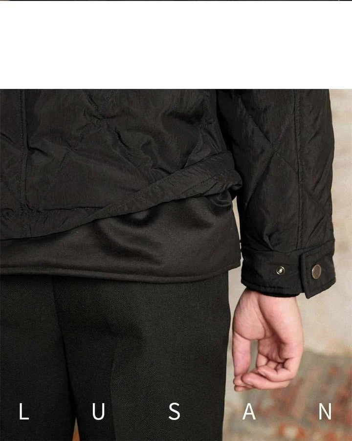 Mr. Lu San's جاكيت أسود خفيف وضيّق مع حشوة دافئة وأكمام قابلة للتعديل