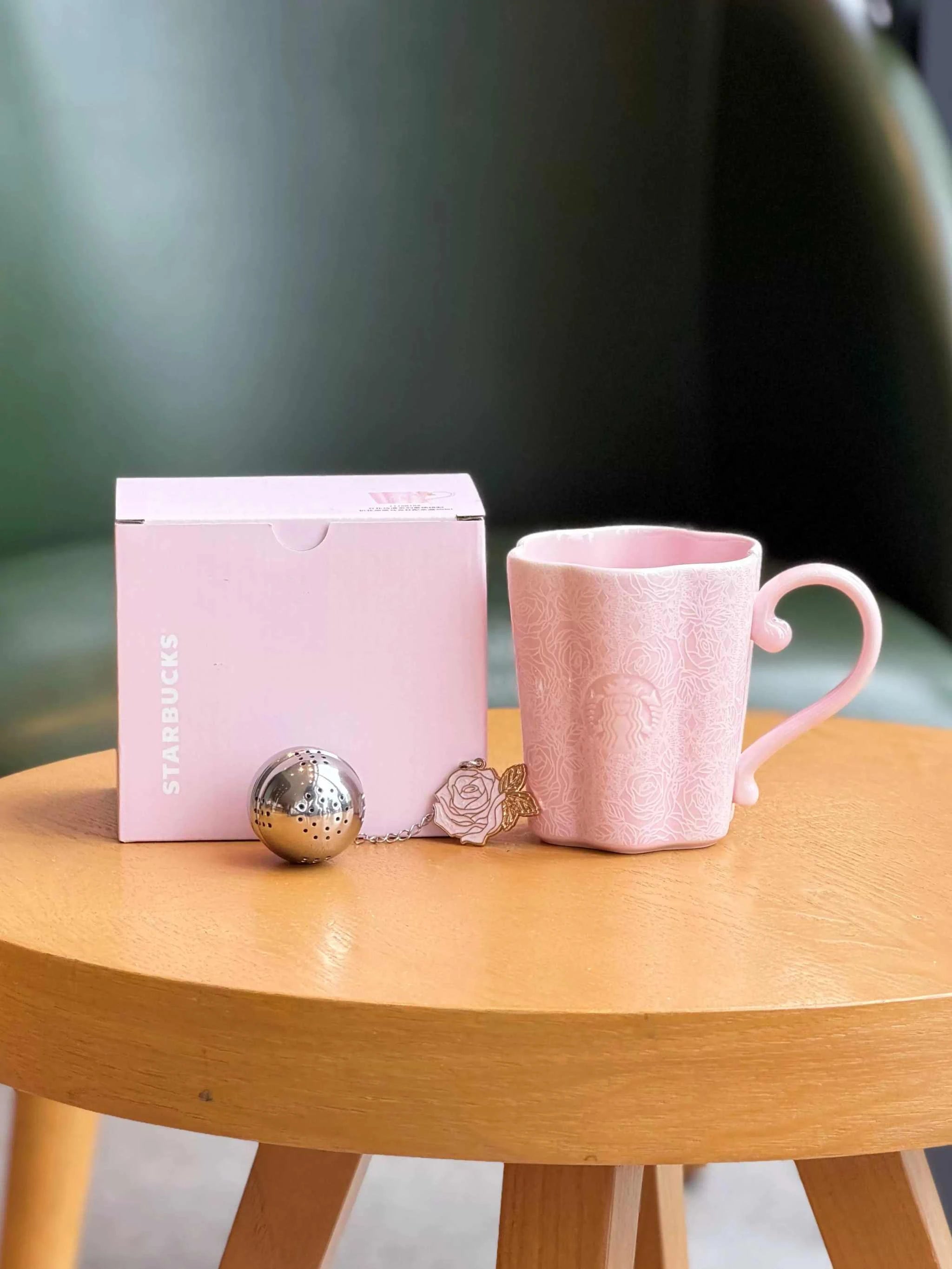 Starbucks cup 2026 Wanhua Meijing Jingdezhen high-value tea filter tea leak ceramic mug coffee cup.