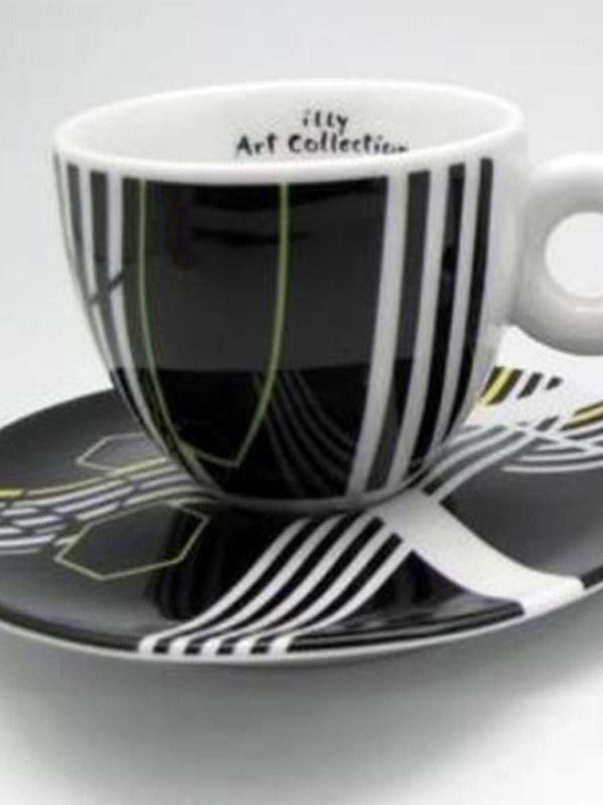 طقم أكواب Espresso من illy Art Collection بتصاميم فنية.