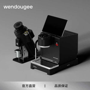 ماكينة Espresso احترافية بنظام Double Boiler وتحكم PID ذكي.