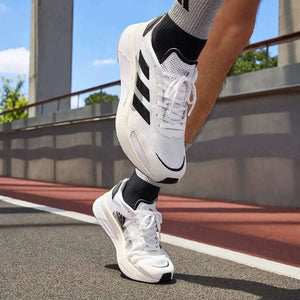 حذاء جري خفيف للماراثون من أديداس adidas.