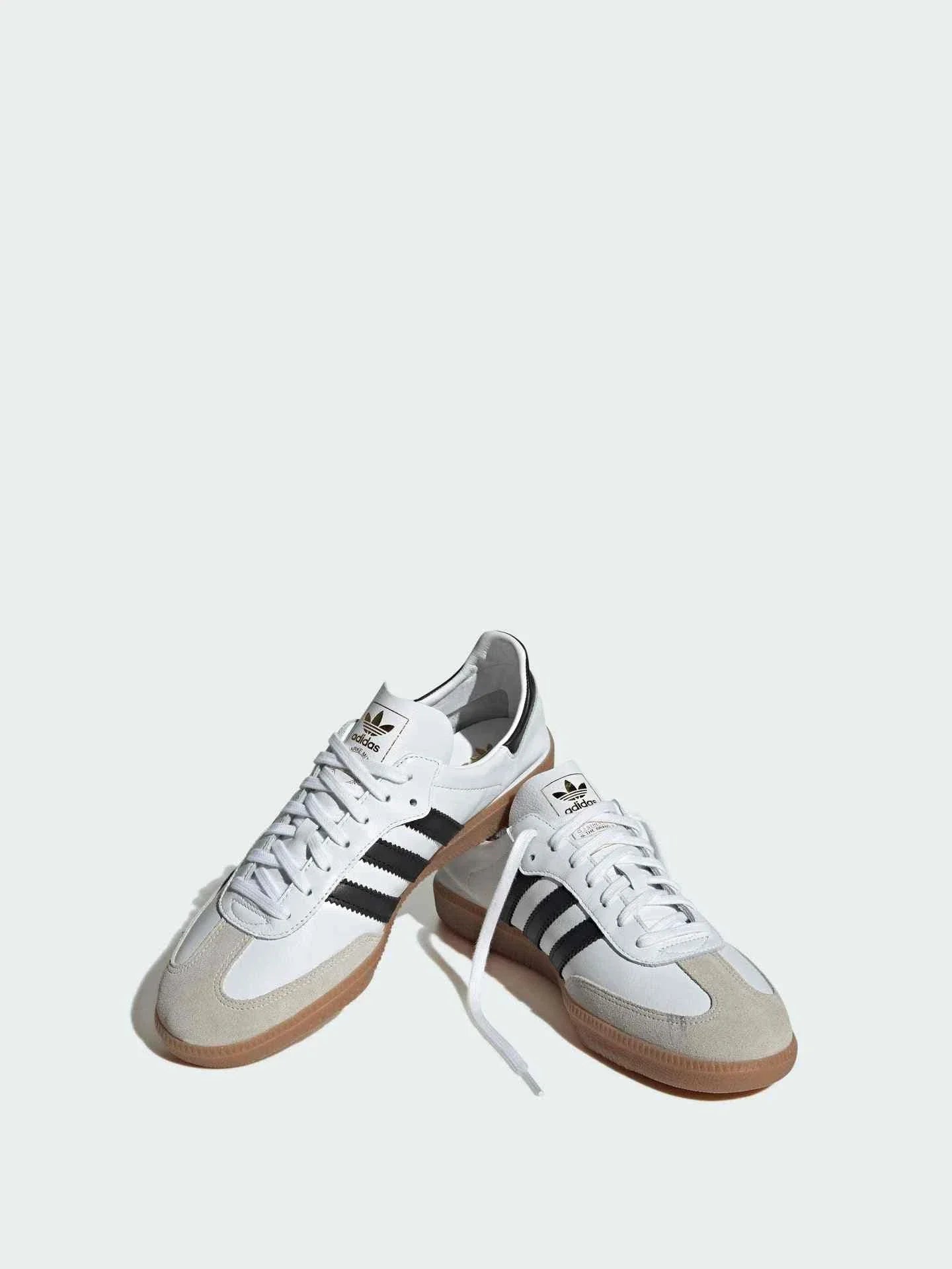 Adidas حذاء سامبا ديكون الرياضي من أديداس.