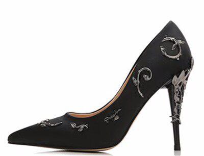 حذاء نسائي High Heels بتصميم أغصان معدنية فاخرة ومتعدد الألوان.