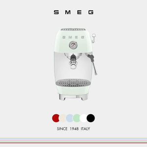 ماكينة Espresso من Smeg موديل ECF03 بخاصية Cold Extraction.