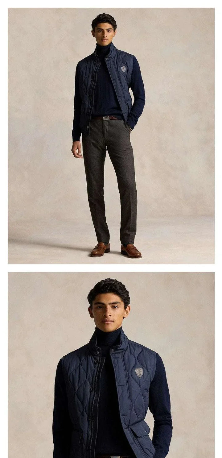 سترة Ralph Lauren مبطنة باللون الأزرق البحري مع بطانة خفيفة وجيوب أمامية وأزرار وسحاب تصاميم أنيقة وعملية للرجل