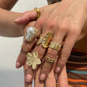 طقم خواتم نسائية بتصميم زهور ولؤلؤ Vintage Rings Set.