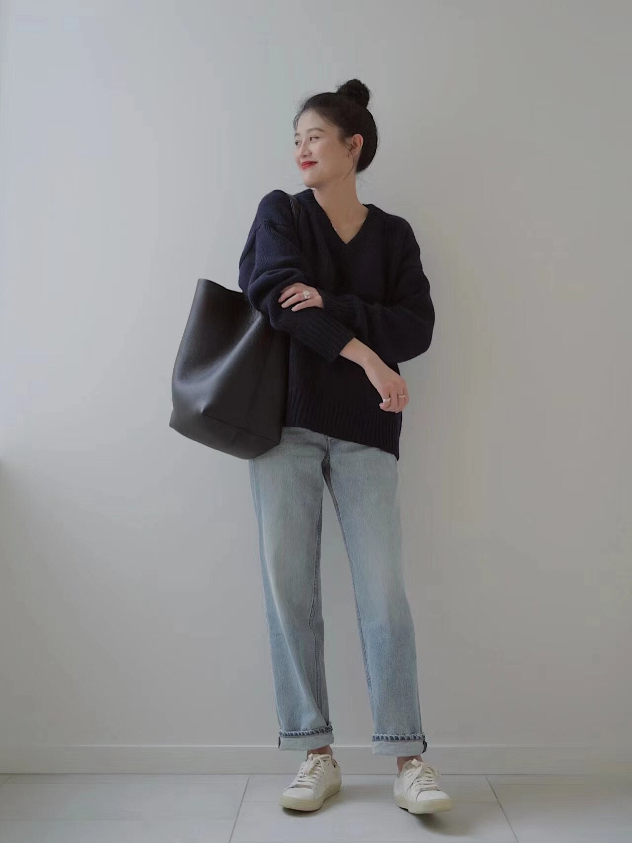 حقيبة كتف جلدية واسعة يومية بتصميم Tote Bag أنيقة