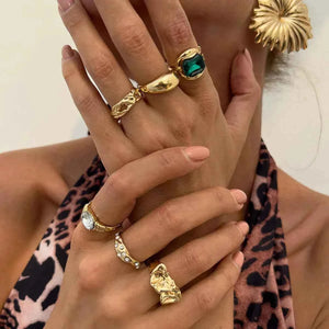 طقم خواتم Chunky Rings مرصعة بـ Crystal ملون.