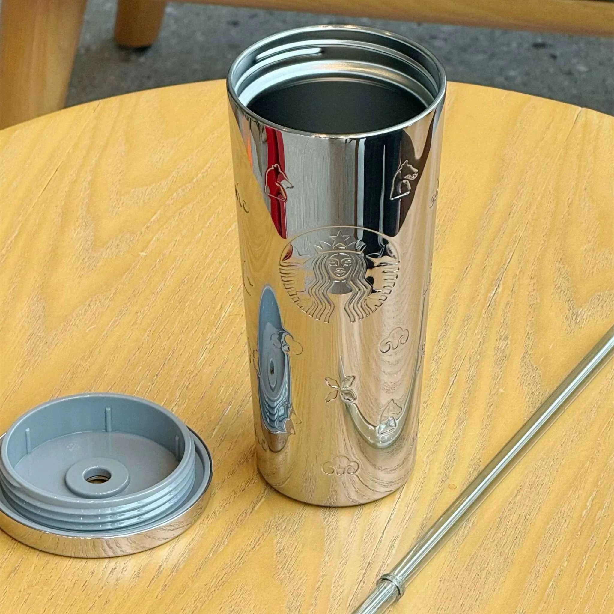 Starbucks cup 2026 Junyue Xingcheng New Year light luxury gift for the Year of the Horse large-capacity stainless steel straw cup gift box.