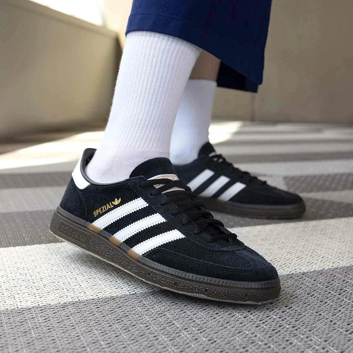 Adidas | أديداس حذاء HANDBALL SPEZIAL كلاسيك للجنسين.