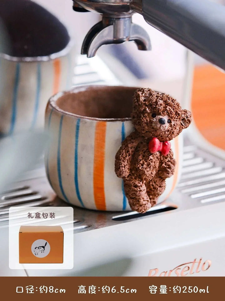 كوب قهوة يدوي Yifang من الطين الخزفي مع دب مجسم وتصميم ملون ناعم سعة 250 مل