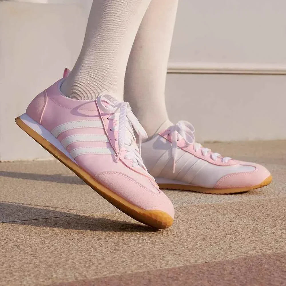 Adidas | أديداس حذاء "Ice Cream" VS JOG 2.0 بتصميم T-Toe للرجال والنساء.
