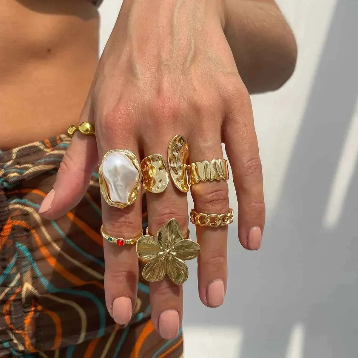 طقم خواتم نسائية بتصميم زهور ولؤلؤ Vintage Rings Set.