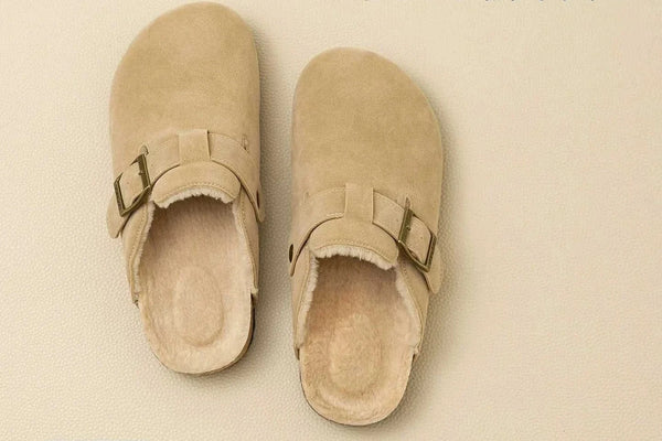 شبشب دالاكسونق قطن بلون ترابي بتبطين فرو ناعم وحزام نحاسي قابل للتعديل مع نعل مقاوم للانزلاق للراحة والدفء