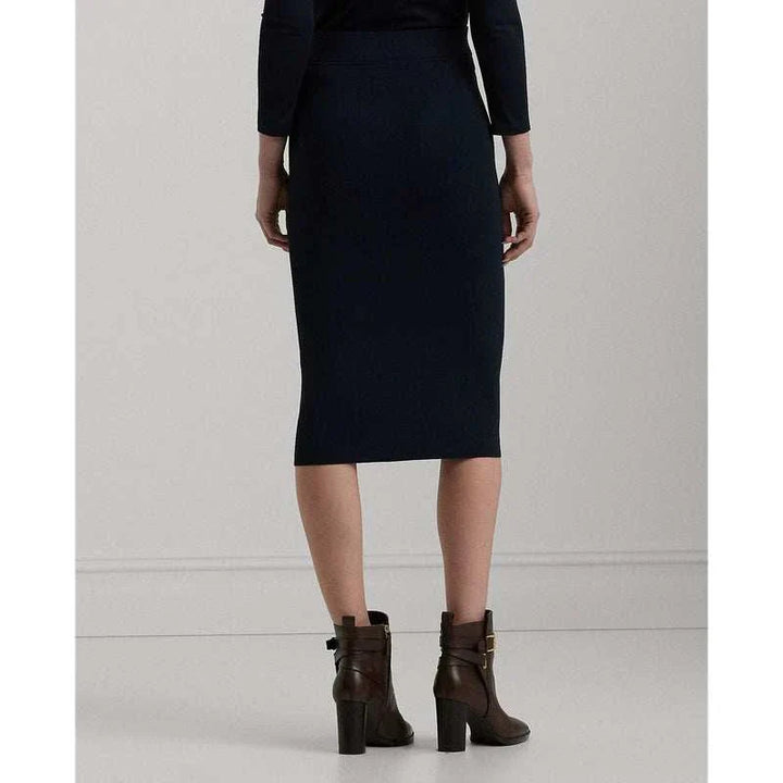 تنورة نسائية لورين بقصة قلم كحلية متوسطة الطول مع حزام بني وسحّاب جانبي معدني