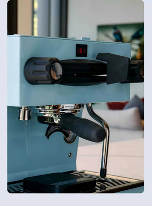 La Marzocco Bottomless Handle.